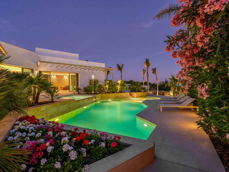 Villa for Sale in Las Colinas Golf Resort, Alicante 31