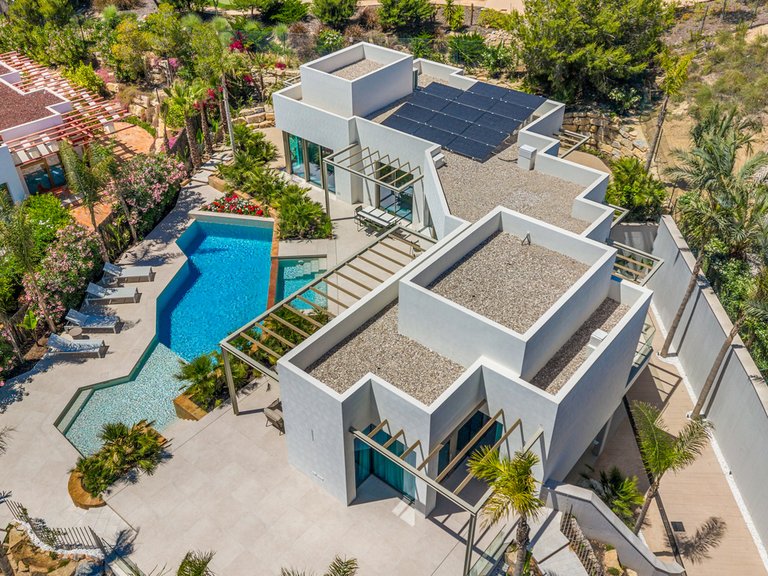 Villa for Sale in Las Colinas Golf Resort, Alicante 4