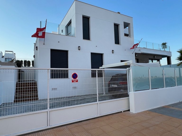 Villa for Sale in Los Montesinos, Alicante 29