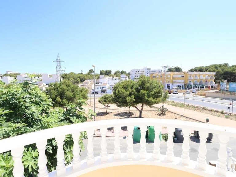 Villa for Sale in Villamartin, Alicante 15