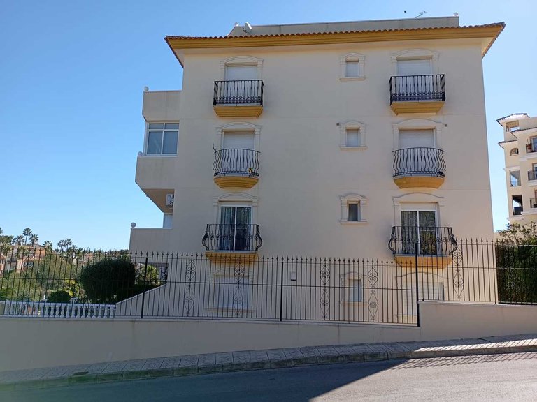 Apartment for Sale in Villamartin, Alicante 27