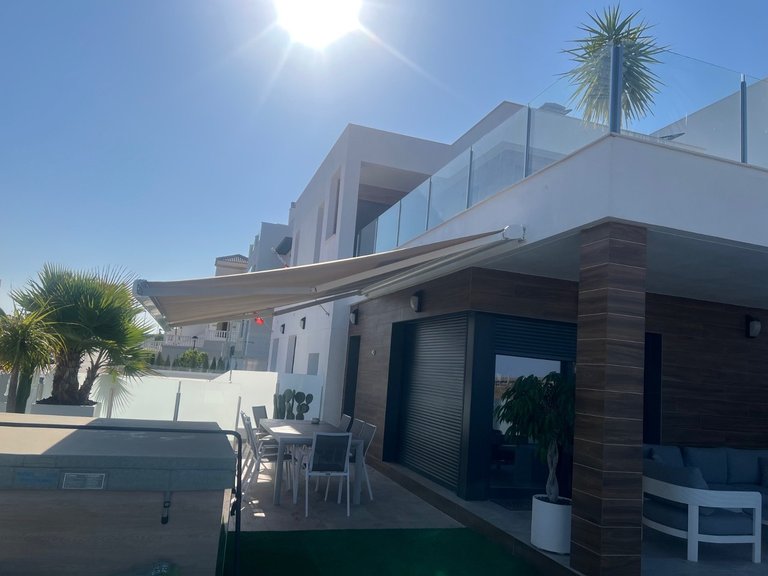 Villa for Sale in Los Montesinos, Alicante 26