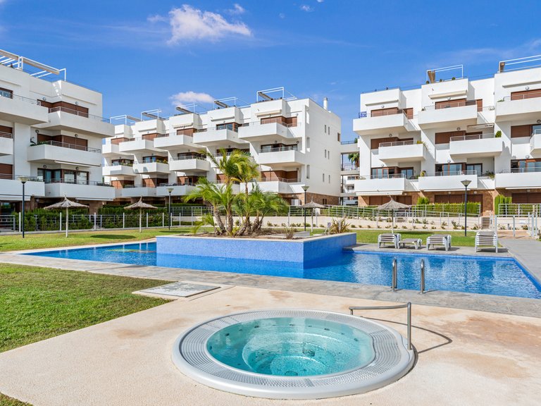 Apartment for Sale in Cabo Roig, Alicante 4