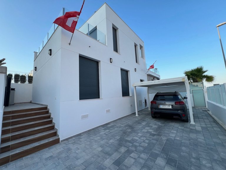 Villa for Sale in Los Montesinos, Alicante 28