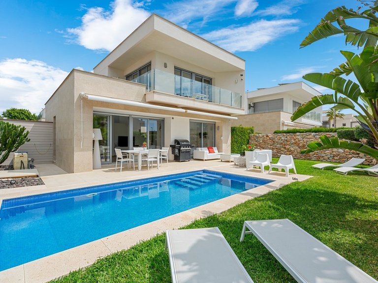 Villa for Sale in Orihuela Costa, Alicante 2