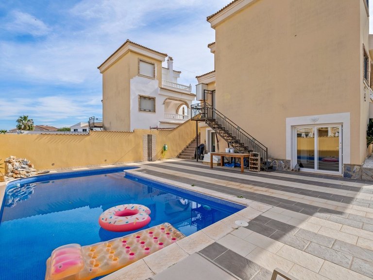 Villa for Sale in Orihuela Costa, Alicante 30