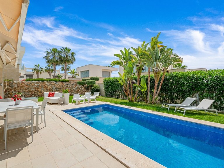 Villa for Sale in Orihuela Costa, Alicante 3