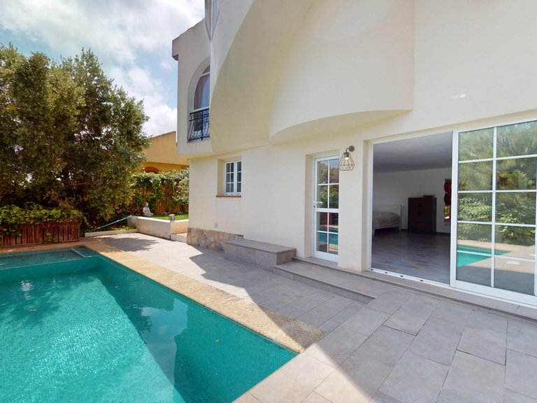 Villa for Sale in Orihuela Costa, Alicante 28