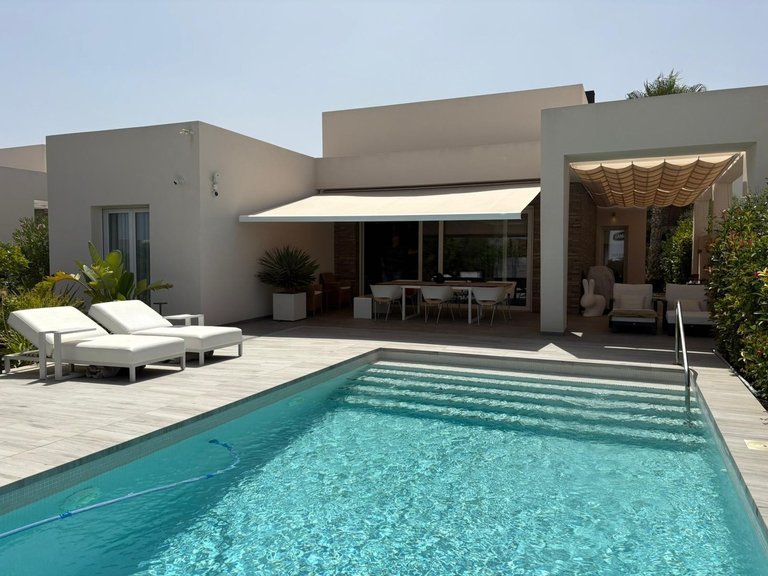 Villa for Sale in Algorfa, Alicante 1