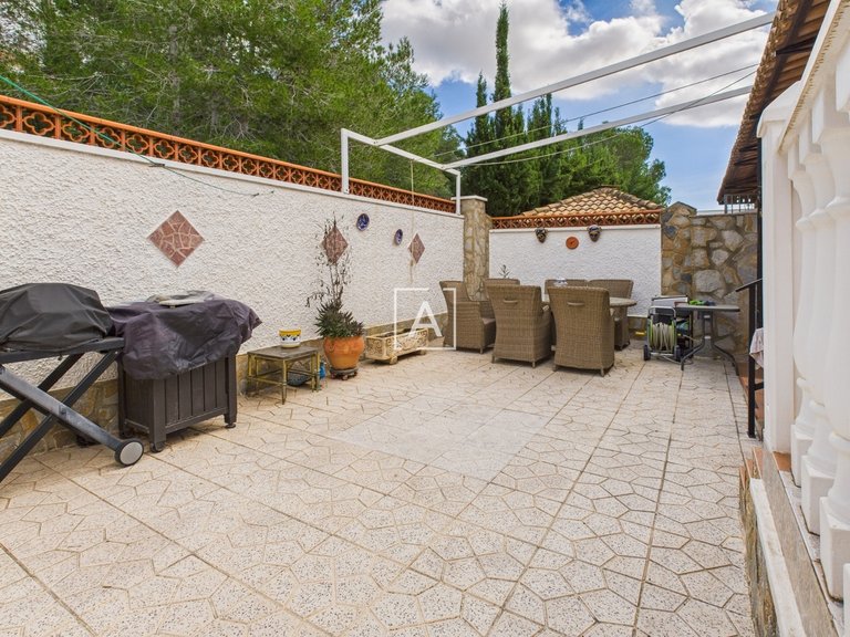 Villa for Sale in Pinar De Campoverde, Alicante 18