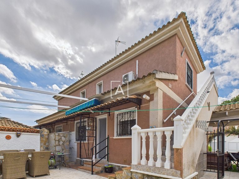 Villa for Sale in Pinar De Campoverde, Alicante 17