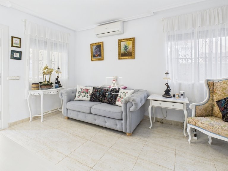 Villa for Sale in Pinar De Campoverde, Alicante 7
