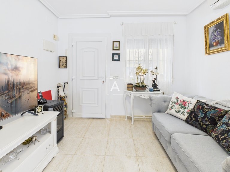 Villa for Sale in Pinar De Campoverde, Alicante 5