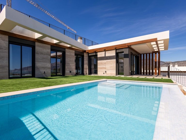 Villa for Sale in Polop, Alicante 1