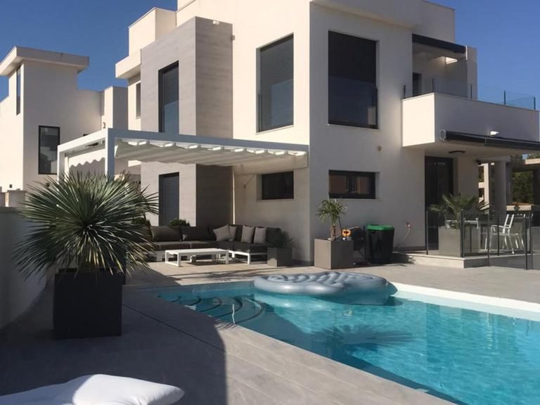 Villa for Sale in La Nucia, Alicante 1