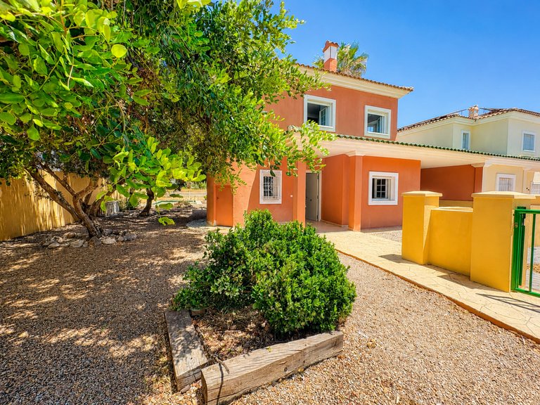 Villa for Sale in Altaona Golf And Country Village, Murcia 1
