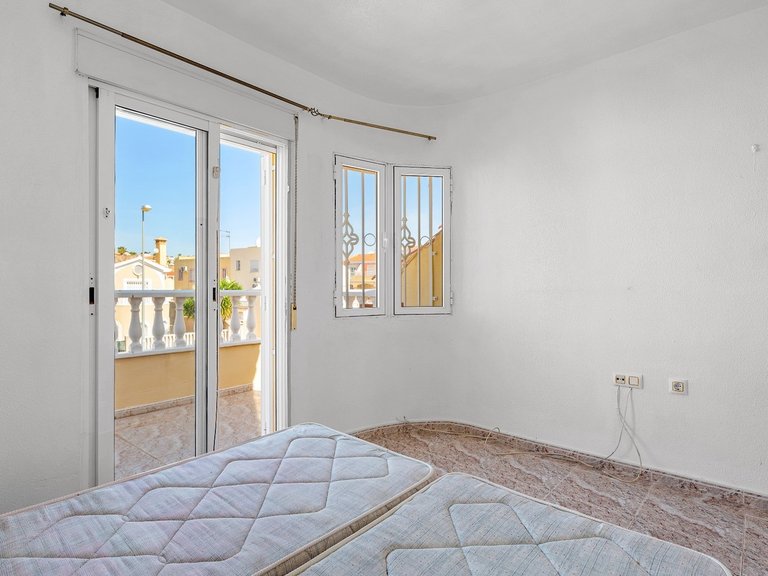 Villa for Sale in Villamartin, Alicante 14