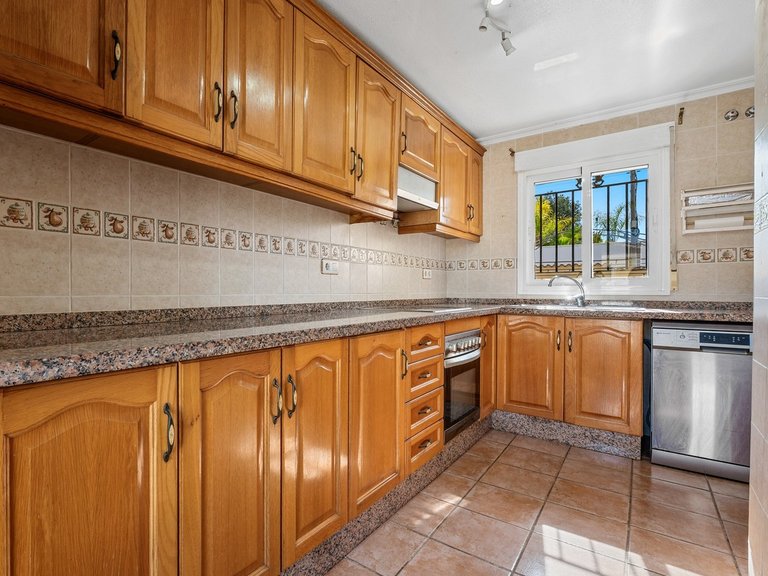 Villa for Sale in Villamartin, Alicante 10