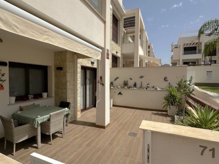 Apartment for Sale in Los Balcones, Alicante 18