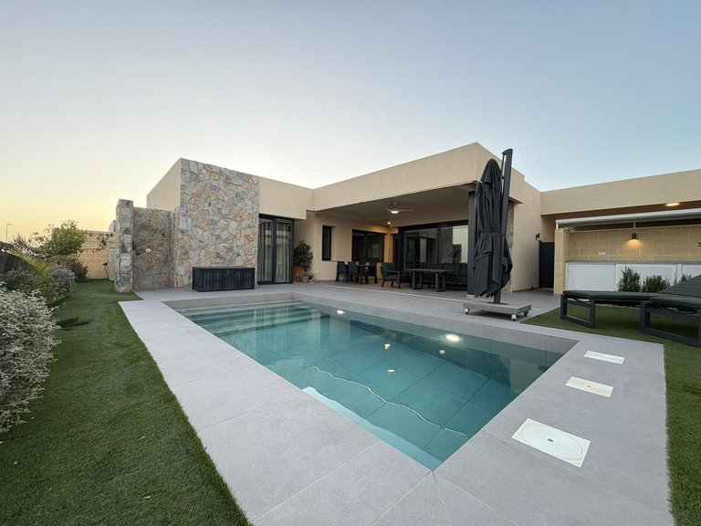 Villa for Sale in Altaona Golf And Country Village, Murcia 5