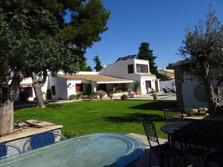 Villa for Sale in Cabo Roig, Alicante 3