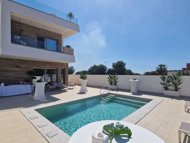 Villa for Sale in Lo Romero Golf, Alicante 36