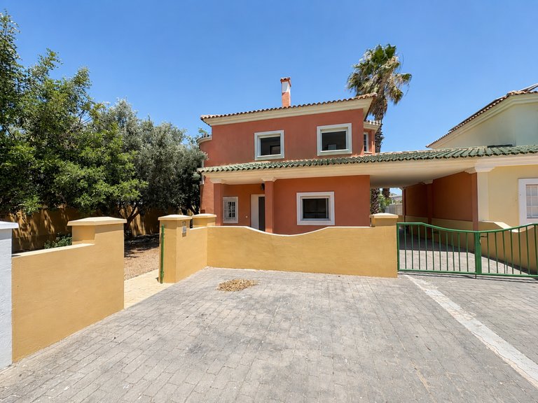 Villa for Sale in Altaona Golf And Country Village, Murcia 6