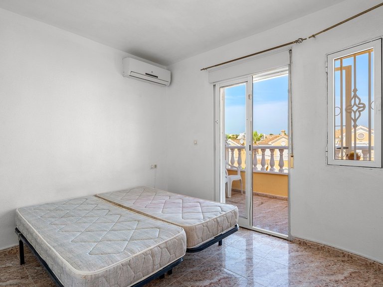 Villa for Sale in Villamartin, Alicante 13