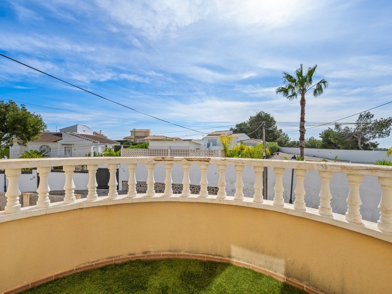 Villa for Sale in Villamartin, Alicante 19