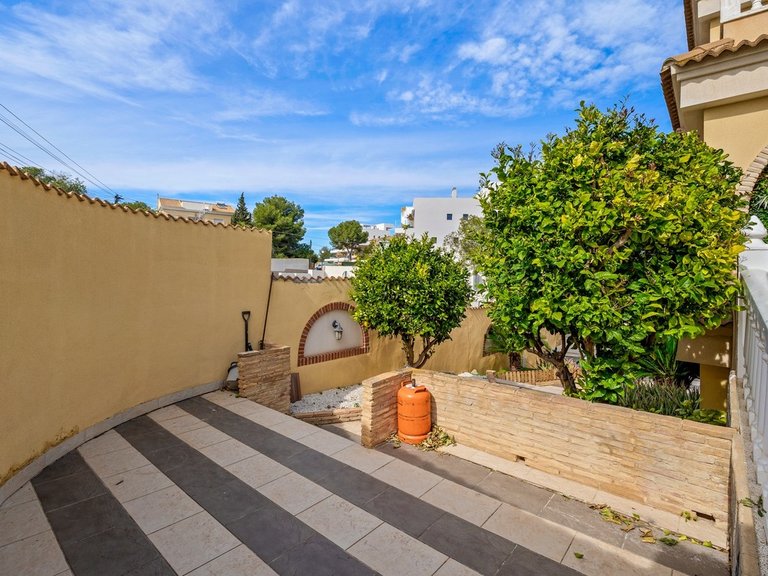 Villa for Sale in Villamartin, Alicante 26