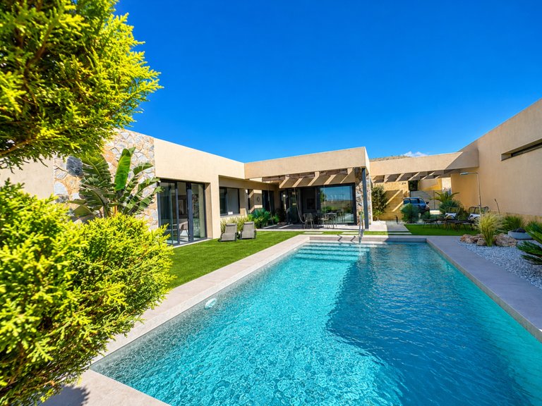 Villa for Sale in Altaona Golf And Country Village, Murcia 1