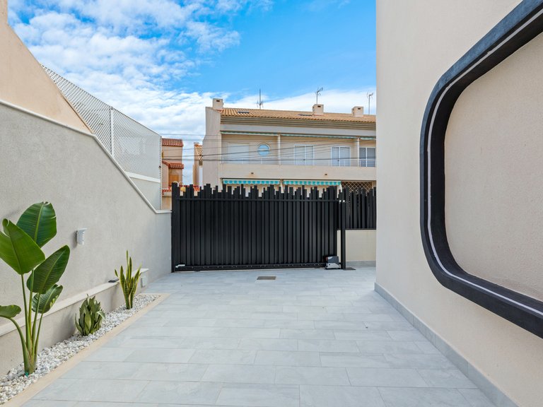 Villa for Sale in Torre De La Horadada, Alicante 7