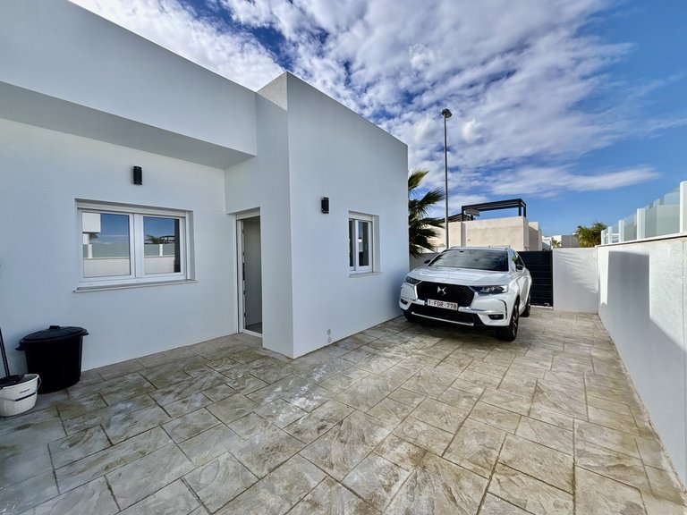 Villa for Sale in Benijofar, Alicante 29