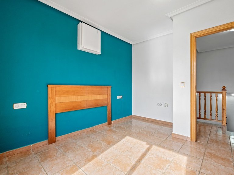 Villa for Sale in Villamartin, Alicante 17
