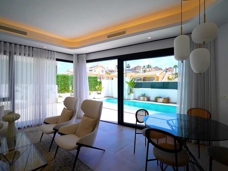 Villa for Sale in Villamartin, Alicante 16