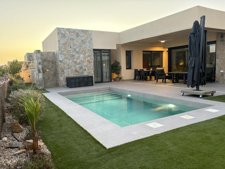 Villa for Sale in Altaona Golf And Country Village, Murcia 1
