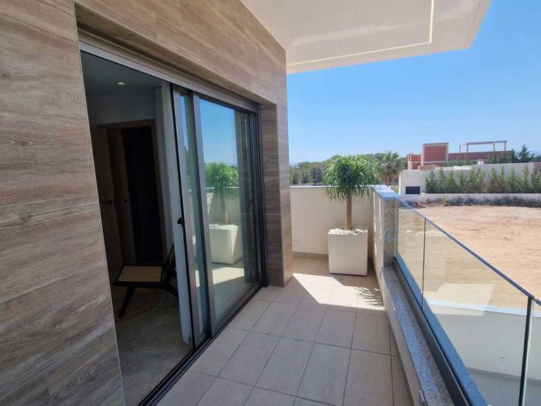 Villa for Sale in Lo Romero Golf, Alicante 14
