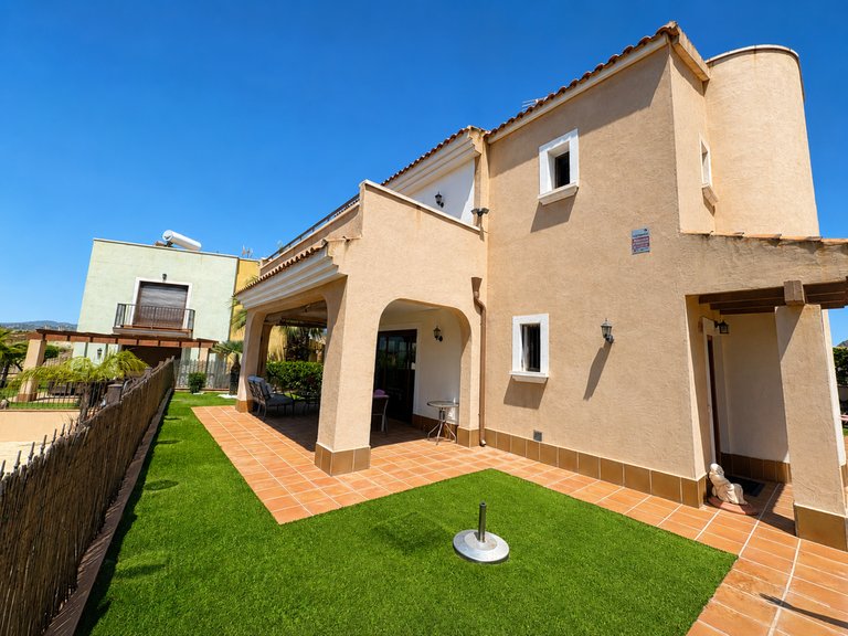 Villa for Sale in Altaona Golf And Country Village, Murcia 1