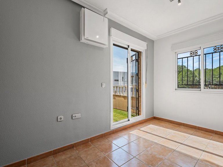 Villa for Sale in Villamartin, Alicante 22