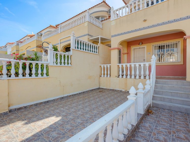 Villa for Sale in Villamartin, Alicante 3