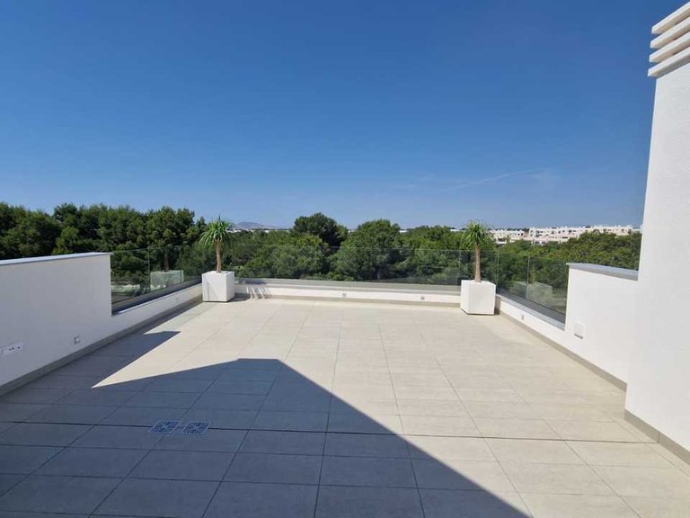 Villa for Sale in Lo Romero Golf, Alicante 8