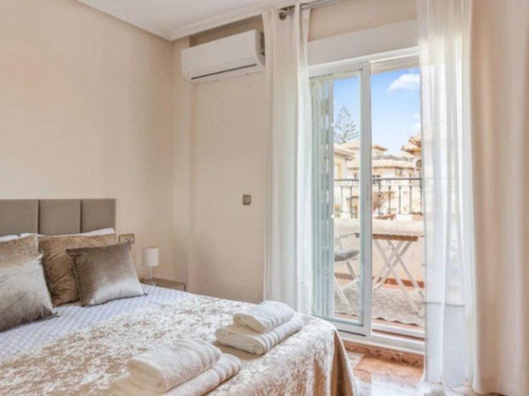 Villa for Sale in La Zenia, Alicante 12