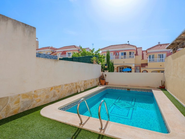 Villa for Sale in Villamartin, Alicante 8