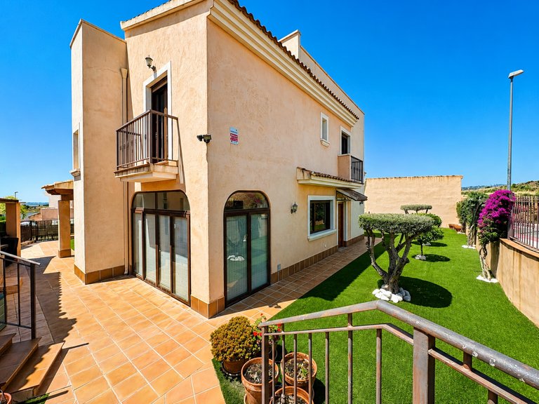 Villa for Sale in Altaona Golf And Country Village, Murcia 4