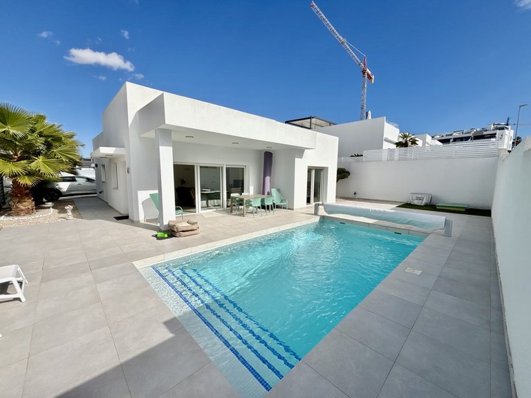 Villa for Sale in Benijofar, Alicante 25