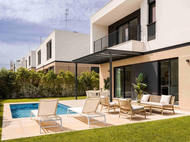 Town House for Sale in Llucmajor, Balearic Islands 1