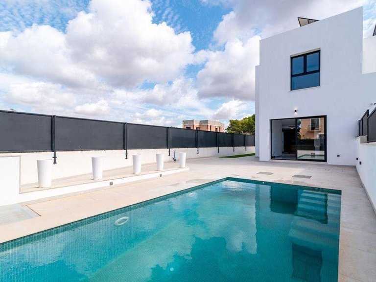 Town House for Sale in Llucmajor, Balearic Islands 1