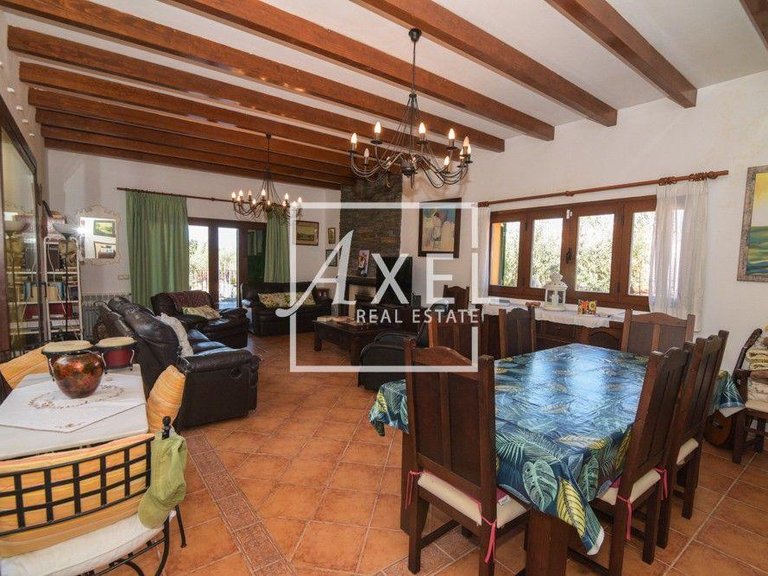 Villa for Sale in Llucmajor, Balearic Islands 4