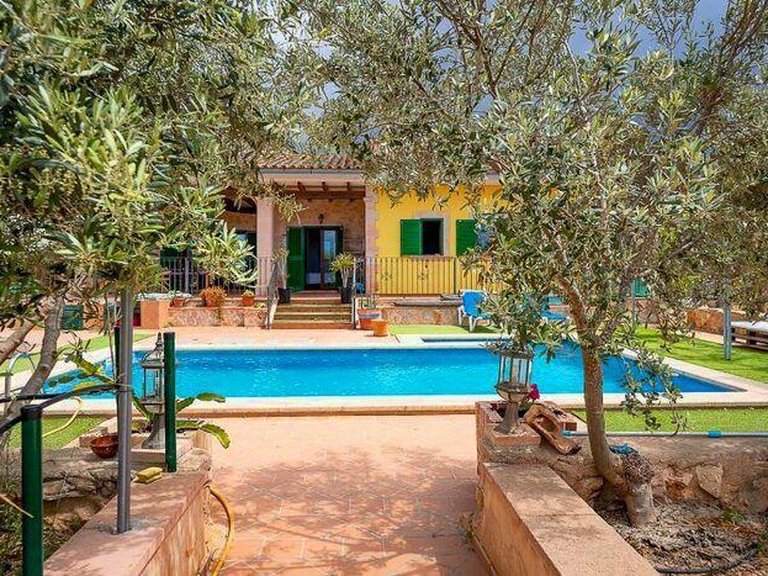 Villa for Sale in Llucmajor, Balearic Islands 2