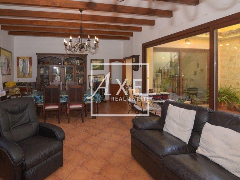 Villa for Sale in Llucmajor, Balearic Islands 5